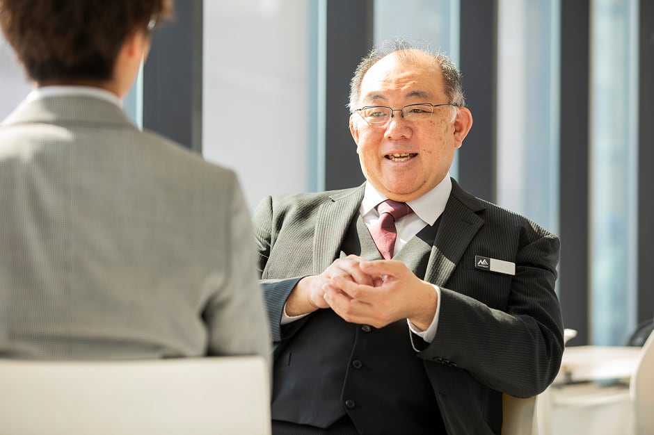 困ったことがあればいつでも気軽に相談できる環境です。年次や役職に関わらず、風通しの良い温かい社風が根付いています。